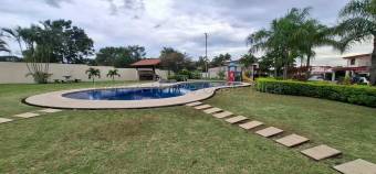 Venta de Casa AMUEBLADA en La Guácima de Alajuela. RAH 27-582
