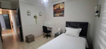 Venta de Casa AMUEBLADA en La Guácima de Alajuela. RAH 27-582