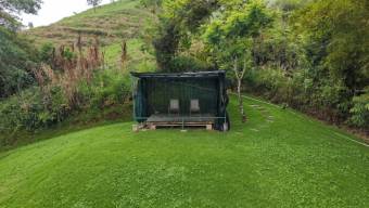 SE VENDE FINCA SOSTENIBLE CON ACCESO A RIO Y VISTAS A CHIRRIPO