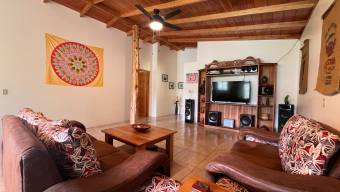 SE VENDE FINCA SOSTENIBLE CON ACCESO A RIO Y VISTAS A CHIRRIPO