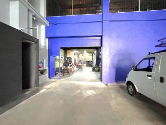VENTA Edificio Comercial de 3 Pisos en el Corazón de San José  