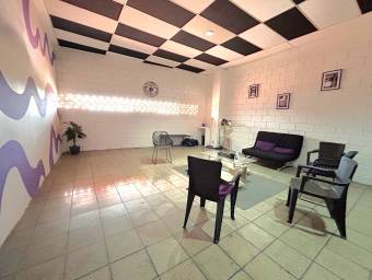 VENTA Edificio Comercial de 3 Pisos en el Corazón de San José  