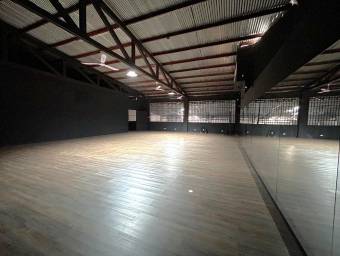 VENTA Edificio Comercial de 3 Pisos en el Corazón de San José  