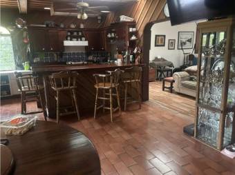 VENTA DE QUINTA CON CASA SEMI-AMUEBLADA Y APTO, ALAJUELA, SAN MATEO