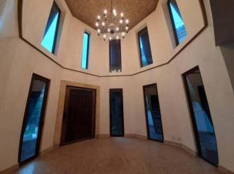 Venta de mansión de ultra lujo con piscina, cine y cava #26-1357 GS