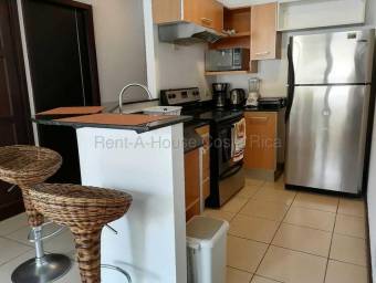 Se alquila apartamento en Santa Ana San José 27-543
