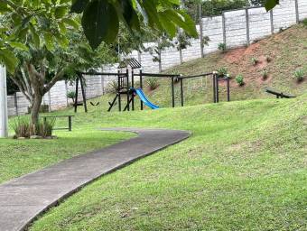 Se vende lote en La Guacima Alajuela 26-565