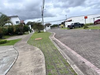 Se vende lote en La Guacima Alajuela 26-565
