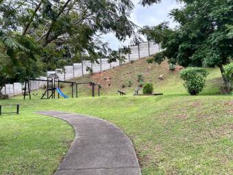 Se vende lote en La Guacima Alajuela 26-565