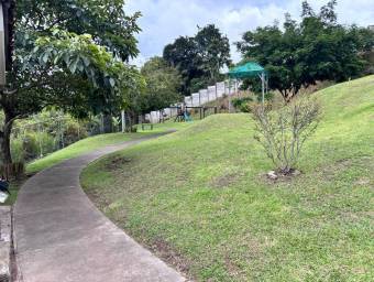 Se vende lote en La Guacima Alajuela 26-565