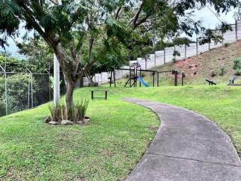 Se vende lote en La Guacima Alajuela 26-565