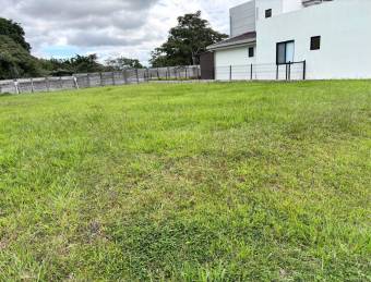 Se vende lote en La Guacima Alajuela 26-565