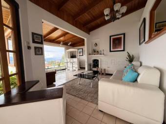 Alquiler de Casa en San Antonio de Escazú. RAH 27-600