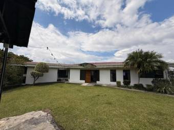 Alquiler de Casa en San Antonio de Escazú. RAH 27-600