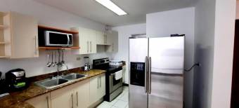 Venta de Bella Casa en Escazú. RAH 25-1430
