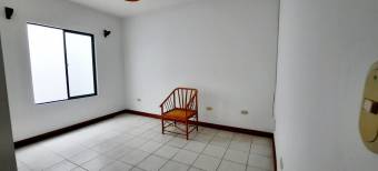 Venta de Bella Casa en Escazú. RAH 25-1430