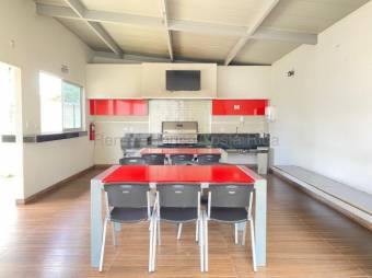 Alquiler de Apartamento Moderno y Confortable en Santa Ana-Centro. RAH 27-664