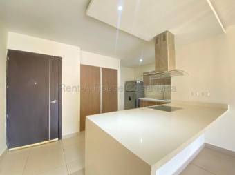 Alquiler de Apartamento Moderno y Confortable en Santa Ana-Centro. RAH 27-664