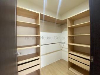 Alquiler de Apartamento Moderno y Confortable en Santa Ana-Centro. RAH 27-664