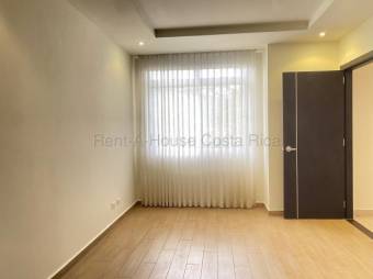 Alquiler de Apartamento Moderno y Confortable en Santa Ana-Centro. RAH 27-664
