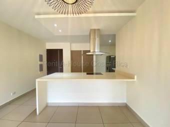Alquiler de Apartamento Moderno y Confortable en Santa Ana-Centro. RAH 27-664