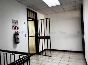 Alquiler de Local Comercial en Edificio María Luisa, San José. RAH 27-659
