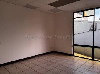Alquiler de Local Comercial en Edificio María Luisa, San José. RAH 27-659