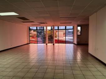 Alquiler de Local Comercial en Edificio María Luisa, San José. RAH 27-659