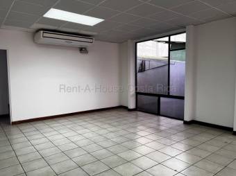 Alquiler de Local Comercial en Edificio María Luisa, San José. RAH 27-659