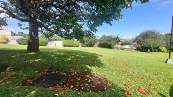 Se vende lote en Piedades Santa Ana 27-676
