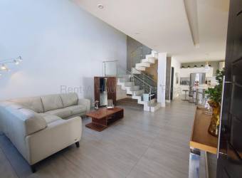 Se vende casa en Alajuela Centro 27-650
