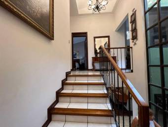 Se vende casa en Sanchez Curridabat 27-654