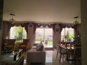 Se vende casa en Sabanilla Montes de Oca 27-675