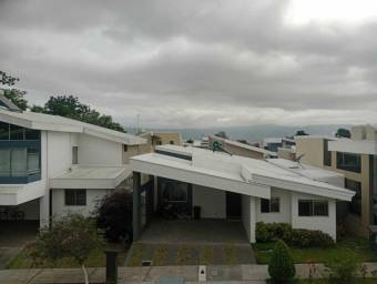 Se vende casa en Sabanilla Montes de Oca 27-675