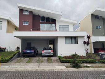 Se vende casa en Sabanilla Montes de Oca 27-675