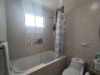 Se vende casa en Sabanilla Montes de Oca 27-675