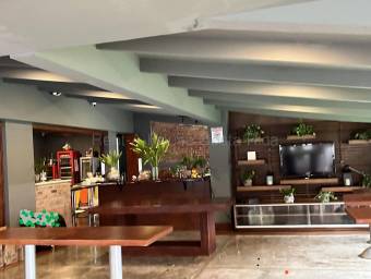Venta de propiedad comercial adaptada para restaurante con amplios espacios #27-111 GS