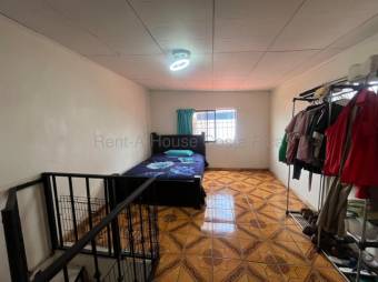 Venta de Casa Esquinera en Uruca, Santa Ana. RAH 27-617