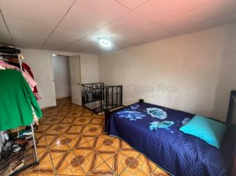 Venta de Casa Esquinera en Uruca, Santa Ana. RAH 27-617