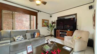 Venta de Casa en Ulloa-Heredia. RAH 27-623