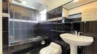 Venta de Casa en Ulloa-Heredia. RAH 27-623
