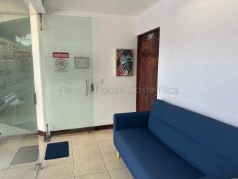 Se alquila local comercial en San Antonio Belén 27-696