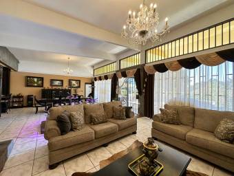 Venta de casa rodeada de naturaleza en El Tirol, Heredia #26-1682 GS