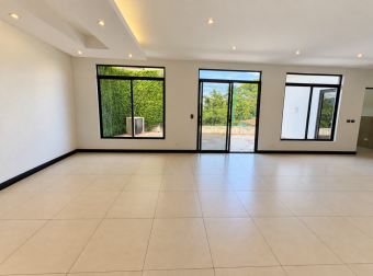 Two-story house for sale in a gated community in Lagunilla, Ulloa, Heredia. Bank-owned property. Two-story house for sale in a gated community in Lagunilla, Ulloa, Heredia. Bank-owned property.