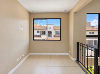 Two-story house for sale in a gated community in Lagunilla, Ulloa, Heredia. Bank-owned property. Two-story house for sale in a gated community in Lagunilla, Ulloa, Heredia. Bank-owned property.