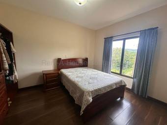 Venta de casa colonial moderna amueblada en Ciudad Colón #27-566 GS