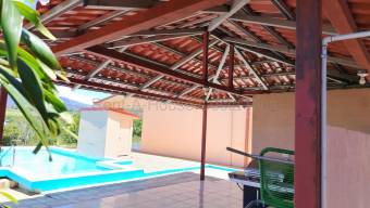 Casa moderna en terreno amplio y piscina EN VENTA #26-1597 GS