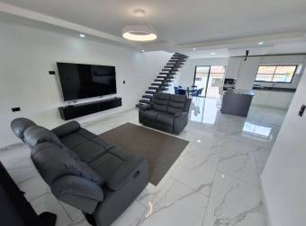 Great Opportunity Modern 2-Story House for Sale in Peraz Condominium, Tres Ríos