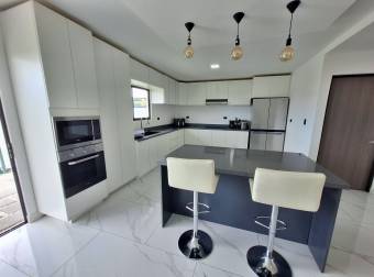 Great Opportunity Modern 2-Story House for Sale in Peraz Condominium, Tres Ríos