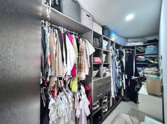 Venta de Casa en Santa Ana, San José. RAH 27-588